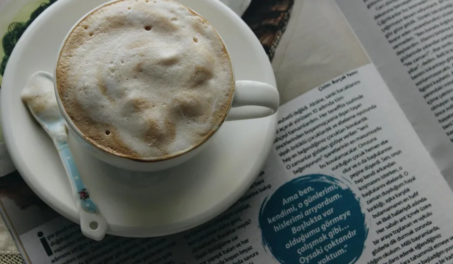 Mug dan Cangkir Kafe: Cara Pilih yang Pas untuk Brand Coffee Shop Anda