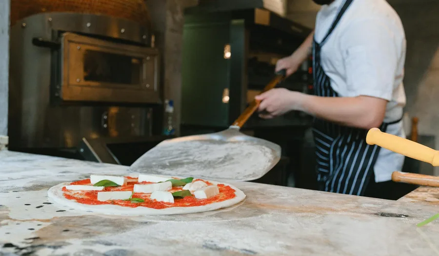 Cara Memilih Peralatan Masak untuk Menu Spesifik: Sushi Bar, Grill, Pizza