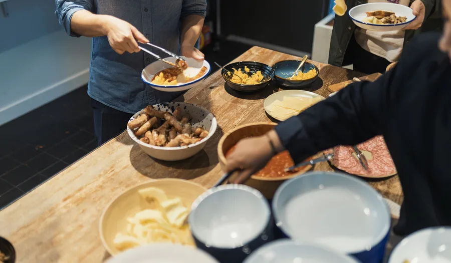 Cara Membuat Breakfast Station Hotel yang Menarik dan Fungsional