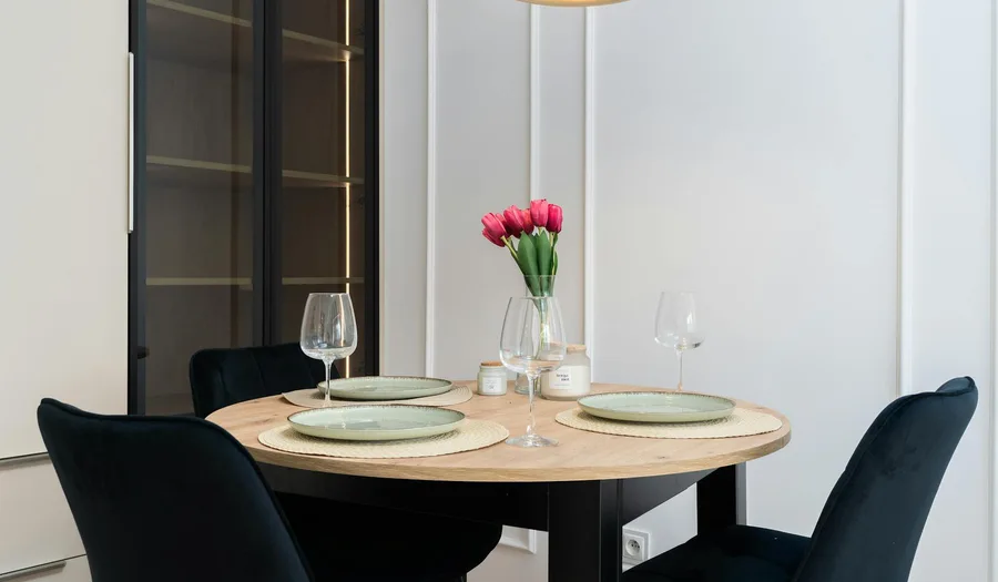 Panduan Lengkap Dining Set untuk Proyek Perumahan dan Apartemen Mewah