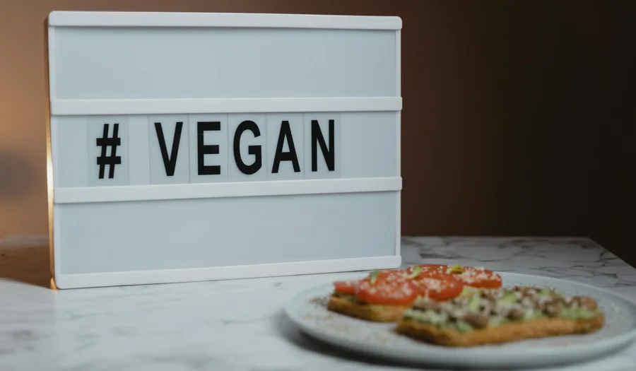 Panduan Lengkap Memilih Peralatan Makan untuk Restoran Vegetarian dan Vegan: Material, Desain, dan Strategi Presentasi