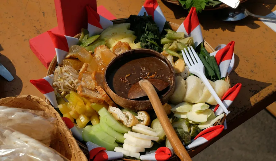 Panduan Lengkap Memilih Peralatan Makan untuk Restoran Vegetarian dan Vegan: Material, Desain, dan Strategi Presentasi