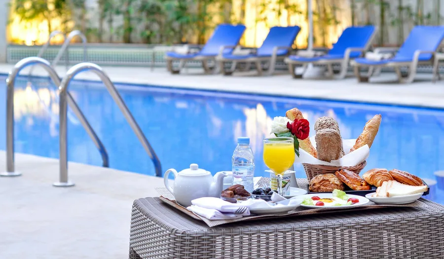 Panduan Lengkap Memilih Peralatan Makan untuk Restoran Breakfast: Presentasi, Durabilitas, dan Brand Experience