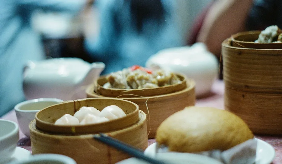 Panduan Lengkap Memilih Peralatan Makan untuk Restoran Dim Sum: Ukuran, Material, dan Strategi Presentasi yang Memukau
