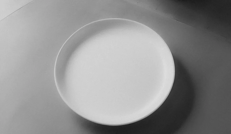 Panduan Lengkap Memilih Peralatan Makan untuk Restoran Bistro: Material, Desain Minimalis, dan Strategi Presentasi yang Elegan