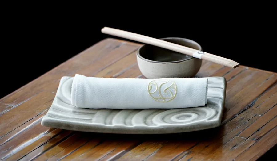 Panduan Lengkap Memilih Peralatan Makan untuk Restoran Teppanyaki: Material Tahan Panas, Desain Autentik, dan Strategi Presentasi yang Memukau