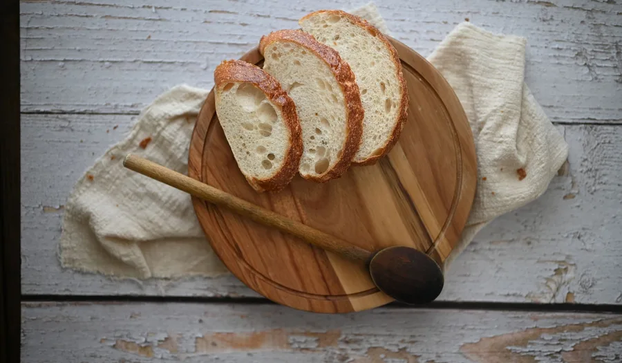 Panduan Lengkap Memilih Peralatan Makan untuk Restoran Roti Sourdough: Material Premium, Desain Rustic, dan Strategi Presentasi yang Menggugah Selera