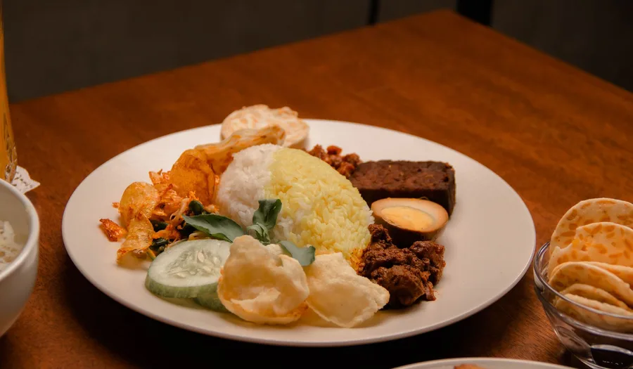 Panduan Lengkap Memilih Peralatan Makan untuk Restoran Warung Nasi: Material Tahan Lama, Desain Praktis, dan Strategi Presentasi Budget-Friendly