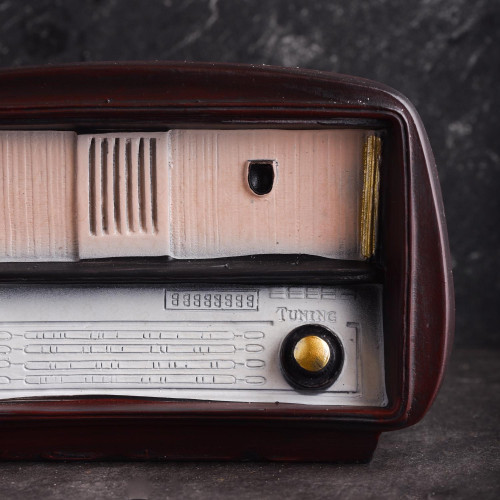 Retro Radio Table Décor