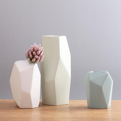 Faceted Vase Mint 16cm 7