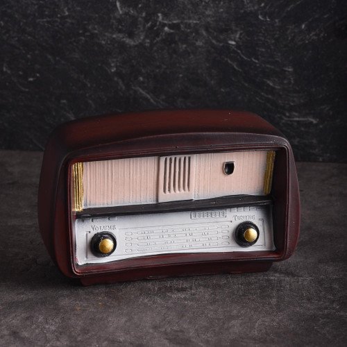 Retro Radio Table Décor