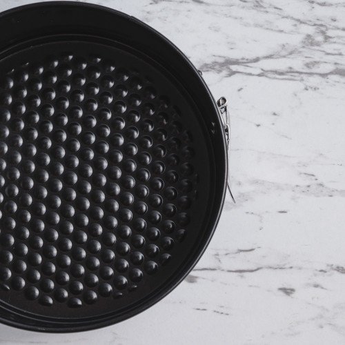 Honeycomb Cake Mould Round Black 7" 3