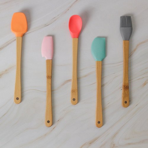 Multicolor Silicone Scrapper and Brush Set 8