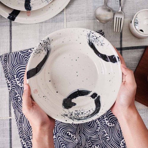 Kasumi White Wide Rim Bowl 9" 4