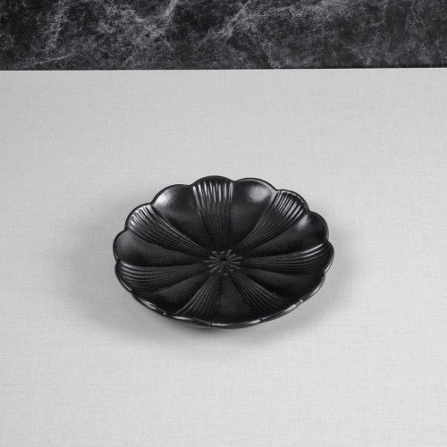 Ikebana Black Sharing Plate 6" 4