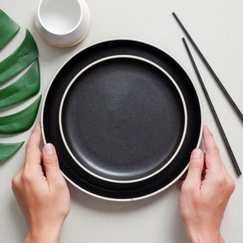 Nami Salad Plate 7.5" - True Black 2