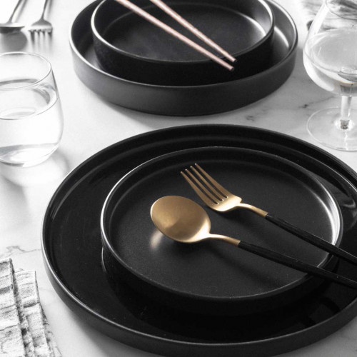 Black Solitude Short Dinner Plate Doff 5